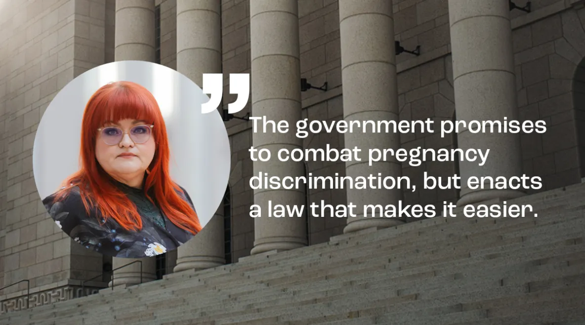 Kuvassa eduskunnan portaat ja Tehyn puheenjohtaja Millariikka Rytkönen. Kuvassa teksti "The government promises to combat pregnancy discrimination, but enacts a law that makes it easier."