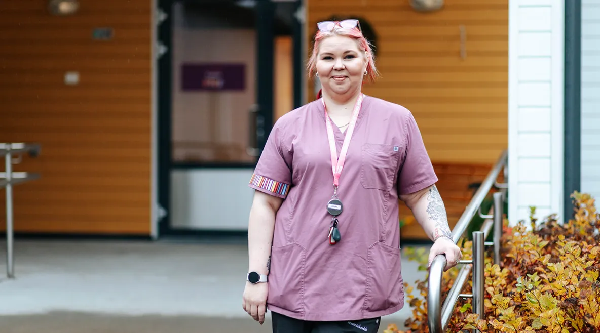 Kuvassa Vuoden lähihoitaja
