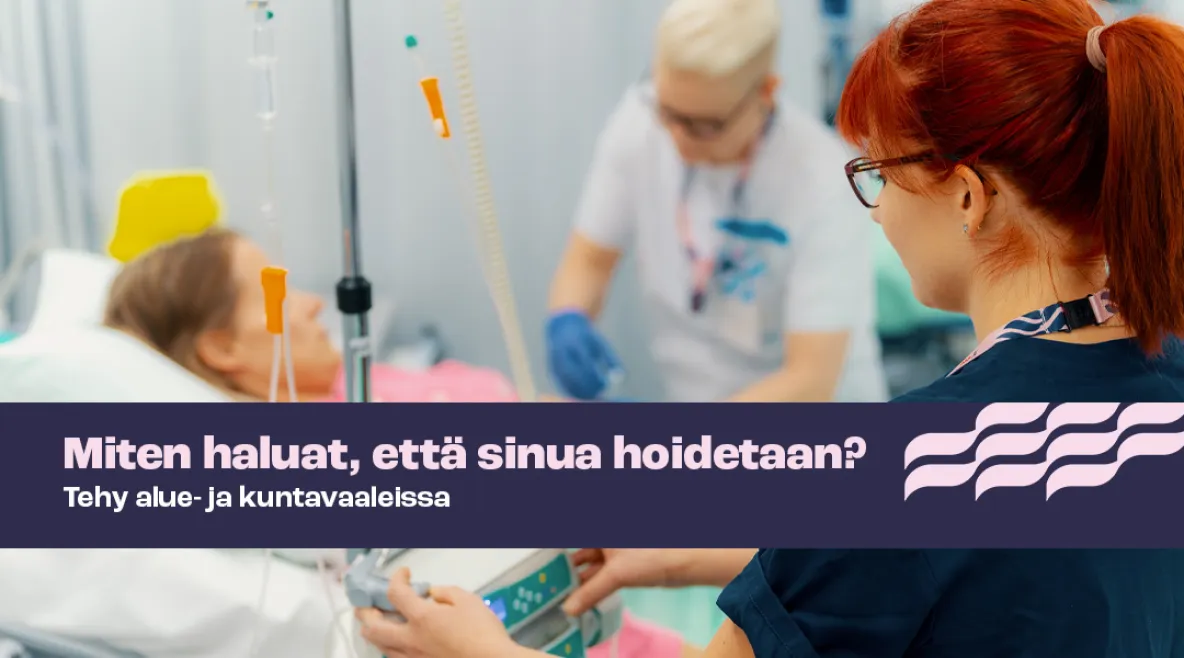 Potilas makaa sängyllä ympärillään kaksi hoitajaa. 