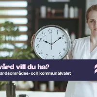En sjuksköterska tittar på kameran och visar en stor klocka. 