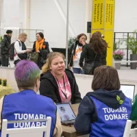 Lähihoitaja Nida Salonen Taitaja-kilpailuissa Turussa.