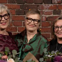 Kunniajäsenet Anna-Leena Brax, Lennu Yläneva ja Riitta Wirpi. 