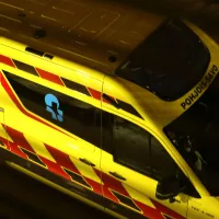  Ambulanssi ajaa pimeällä tiellä Pohjois-Savossa.
