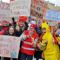 Tehyläiset ja Millariikka Rytkönen mielenosoituksessa vuonna 2022.