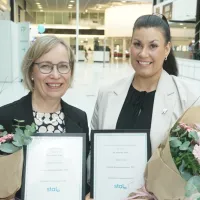 Vuoden suuhygienisti Tuula Tirkkonen ja Vuoden hammashoitaja Laura Arvila
