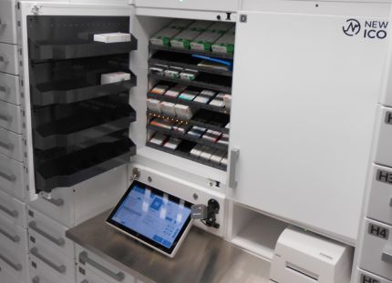 Automaation avulla voi lisätä sairaaloiden lääkitysturvallisuutta. Kuvassa älykäs lääkekaappi.