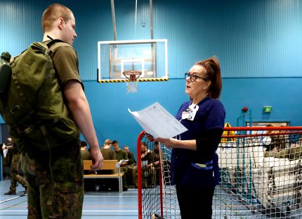 Alokas osastonhoitaja Tuula Äijön haastattelussa.