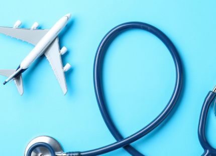 Pienoislentokone ja stetoskooppi. Rekrytointi ulkomailta sote-alalle on tyrehtynyt