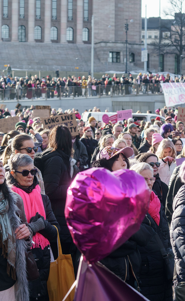 Naistenpäivän marssista kuva