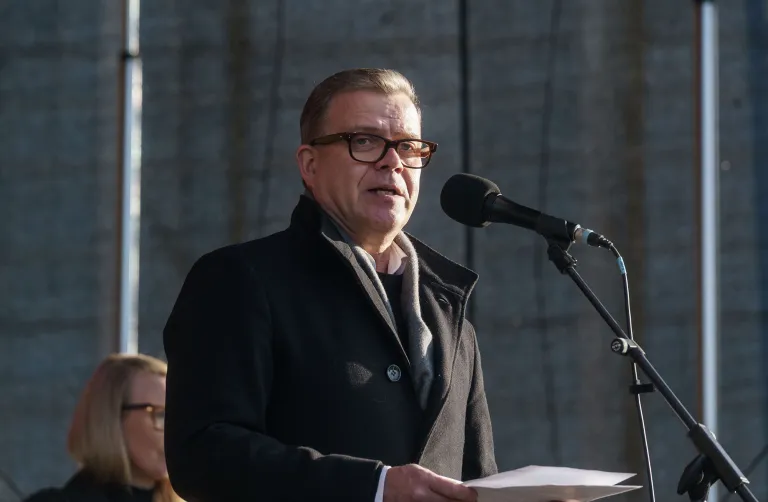 Pääministeri Petteri Orpo puhui Naistenpäivän marssilla